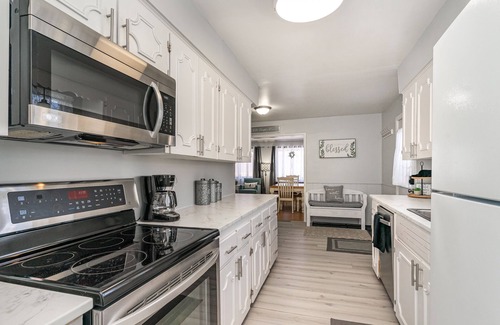 Saginaw House | “Whisper Valley: Tranquil 3 Bed Haven Saginaw Twp 48603, Family & Pet Friendly!"