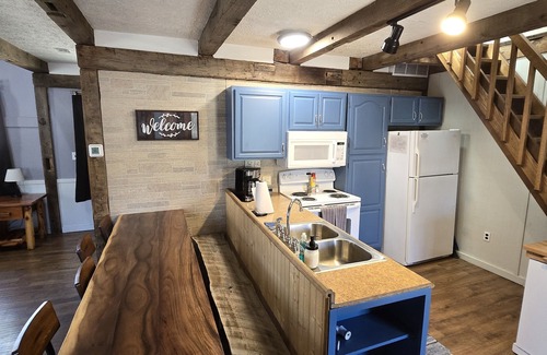 Schnellville House | Whispering Pines Cabin at Patoka Lake - Make memories in newly renovated cabin