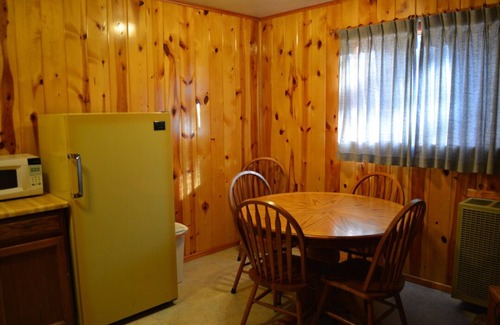 Pinetop-Lakeside Cabin | Whispering Pines - Cabin 35 (Spa Tub)