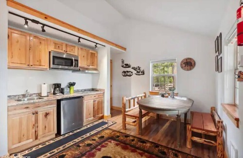 Lakeside Cabin | Whispering Pines, Flathead Lake Rental Cabins