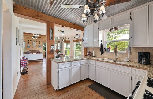Smithville House | Whispering Winds~ Kayaking, Tubing, Fishing and Fun!