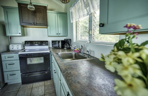 Clarence Town Cottage | Whistling Duck: Private Oceanfront Cottage