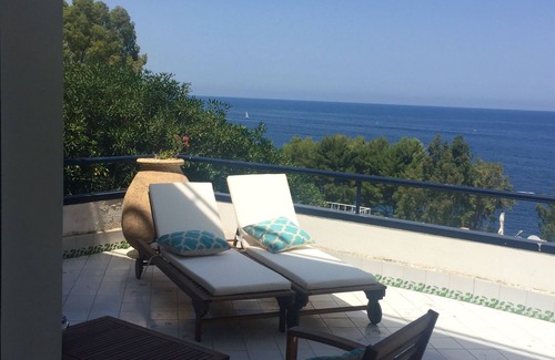Palermo Villa | White and Sea, luxury villa for 6