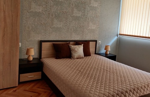 Kazanlak Apartment | White Apartment
