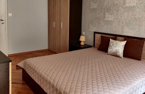Kazanlak Apartment | White Apartment