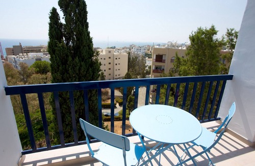 Agios Tychon Apartment | White Arches Sea View Apt No.1