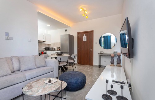Agios Tychon Apartment | White Arches Sea View Apt No.2