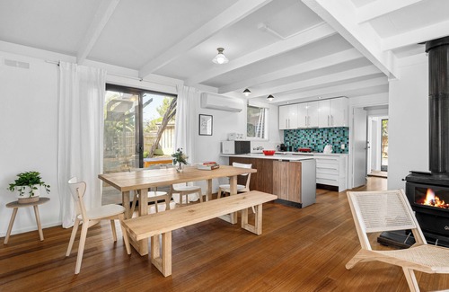 Tootgarook House | WHITE BEACH COTTAGE, COASTAL BEACH HOLIDAY HOME, TOOTGAROOK