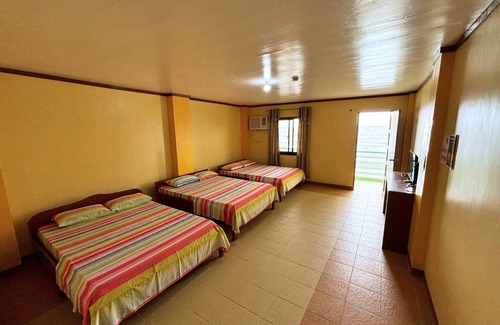 Puerto Galera Hotel | White Beach Hotel Puerto Galera powered by Cocotel