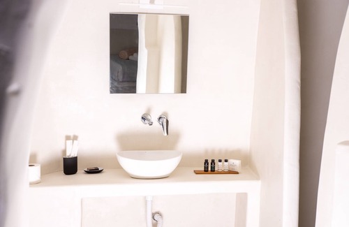 Finikia House | White Cave Villas