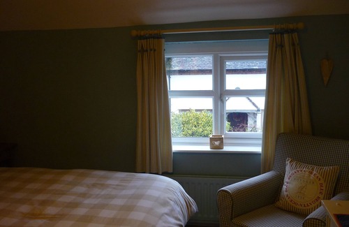 Wolverhampton Bed & Breakfast | White Cottage