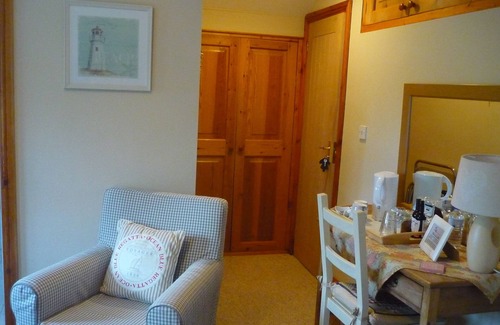 Wolverhampton Bed & Breakfast | White Cottage