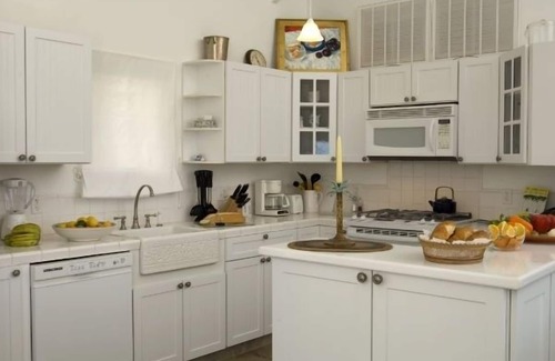 Point Rendezvous Villa | White Cottage