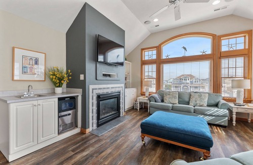 Buck Island House | White Dolphin: Hot Tub | Rec Room | Pool Access