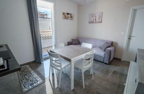 Supersano Bed & Breakfast | White & Grey