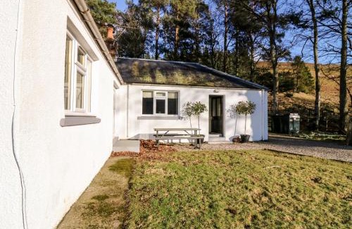Kirriemuir House | White Hillocks Cottage