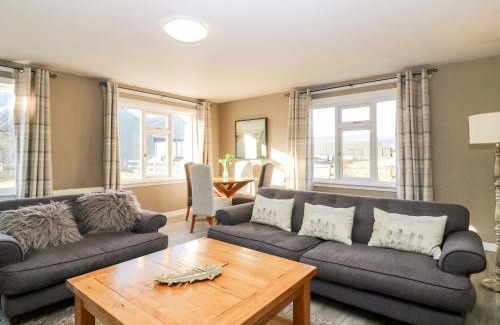 Kirriemuir House | White Hillocks Cottage