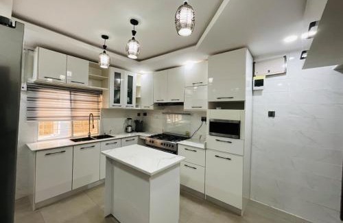 Arigbajo Apartment | White House 3 Bedroom Apartment - Abeokuta