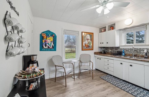 Bay City House | White House Bungalow