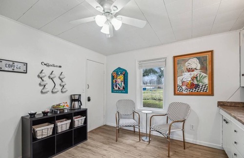Bay City House | White House Bungalow