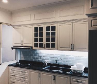 Pantai Indah Kapuk House | White House Private Room at PIK