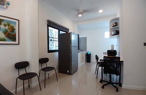 Kathu House | White House With 2bedrooms plus 1 bathroom sharing Near Phuket Kathu Waterfall