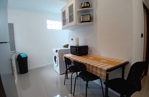 Kathu House | White House With 2bedrooms plus 1 bathroom sharing Near Phuket Kathu Waterfall