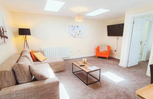 Stroud Apartment | White Jasmine in Stroud