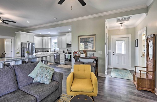 Eufaula House | White Oak Creek Home w/Views, Deck & Pool Access!
