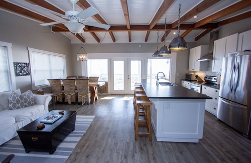 Alligator Point House | White Pelican - Beach-Front Home on Gulf-to-Bay Lot