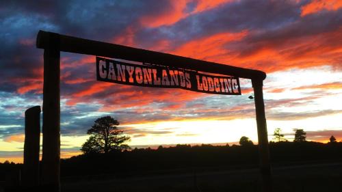 Monticello House | White Pine Cabin by Canyonlands Lodging