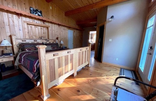 Sioux Narrows Nestor Falls Cabin | White Pine Retreat - Main Lodge, Fab Sunsets, Totally Refurnished - Sleeps 11