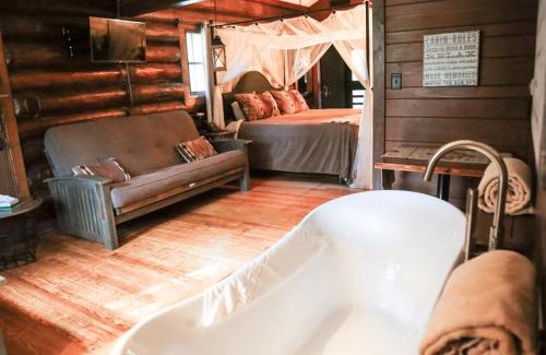 Mount Morris Hotel | White Pines Lodge