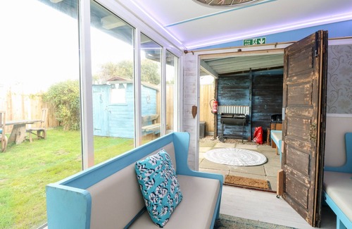 Irstead Cottage | WHITE RABBIT, CROSS LANE, pet friendly in Eccles-On-Sea