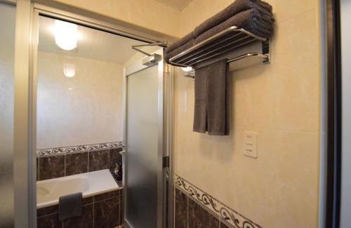 Kadena-cho Apartment | White Reef
