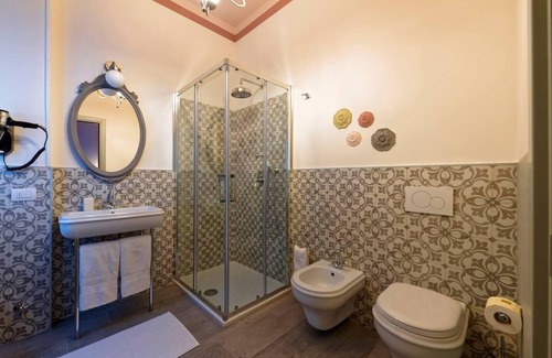 Bullona Apartment | WHITE RIBBON UNMISTAKABLE SHABBY CHIC APARTMENT