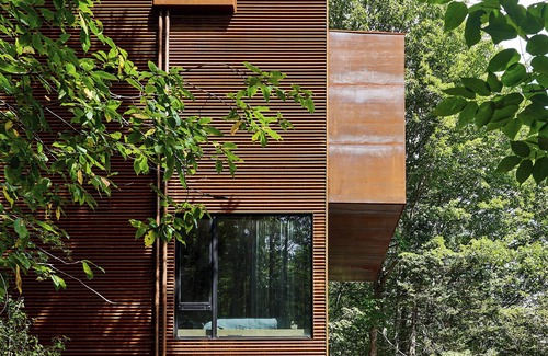 Gaspereau House | White Rock Guest Cabin