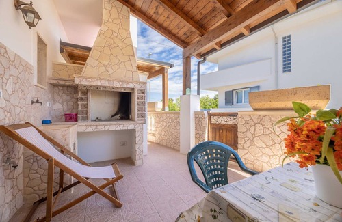 Capilungo Bed & Breakfast | White Room - B&B Pilella: Elegance by the Sea