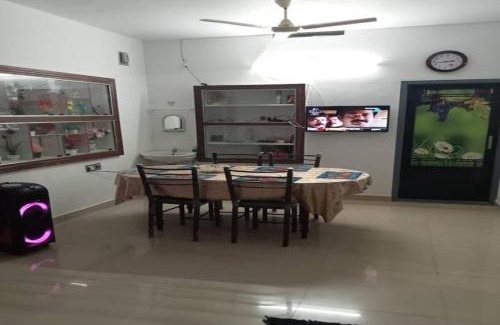 Mananthavady House | White Rose