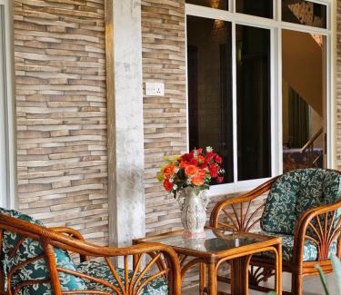 Maamigili Hotel | White Sand Inn