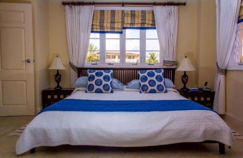 St. Lawrence Gap Apartment | White Sands Beach Condos