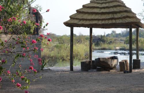 Divundu Hotel | White Sands Lodge
