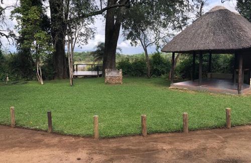 Divundu Hotel | White Sands Lodge