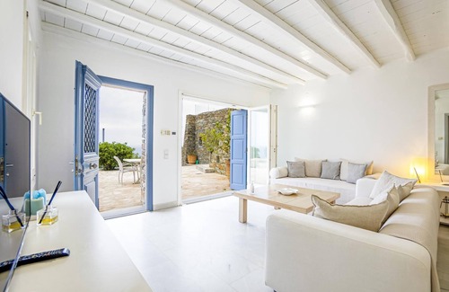 Posidonia Villa | White Shell Suite