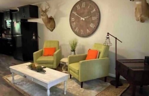 Van Buren House | White Tail Trail