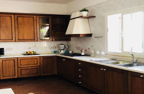 Alcamo Marina Villa | WHITE VILLA sleeps up to 23 people IDEAL FOR FAMILIES AND FRIENDS