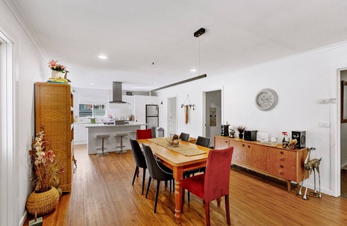 Macs Cove Cottage | White Willow Escape: Come and discover the charms of White Willow Escape