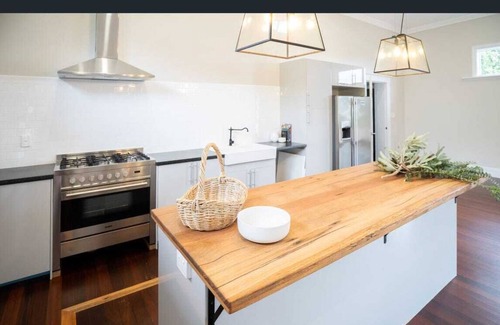 Pemberton House | WHITEHALL - A getaway to the hills of Pemberton