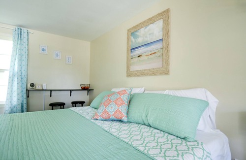 Whitehall Hotel | Whitehall Cottages Boutique Motel - King Beds