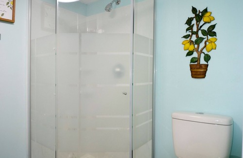 Whitehall Hotel | Whitehall Cottages Boutique Motel - Full Bed